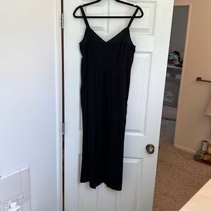 Old navy tiered maxi dress WITH POCKETS